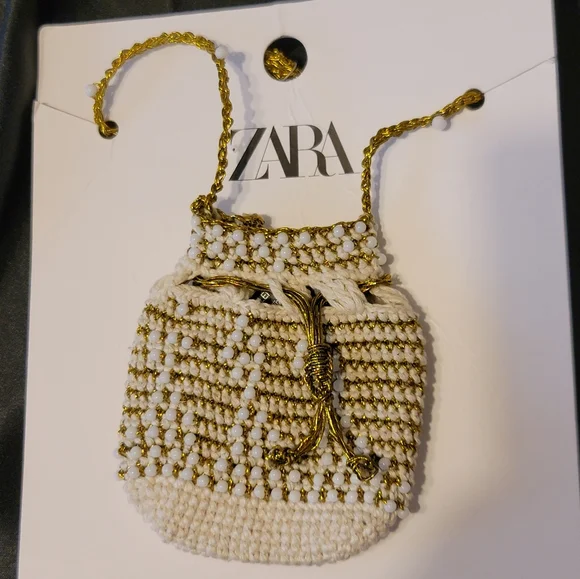 ✨️ Sara Pouch ✨️ - Picture 1 of 2